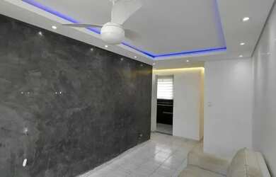 Imagem: O apartamento possui 2 Dormitórios, 1 Banheiro, 1 Vaga na garagem