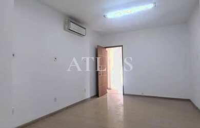 Imagem: A casa possui 4 Dormitórios, 4 Banheiros, 3 Vagas na garagem