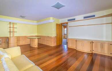 Imagem: O apartamento possui 3 Dormitórios, 3 Banheiros, 2 Vagas na