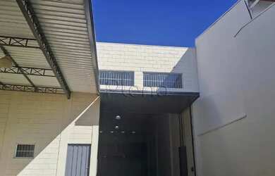 Imagem: O depósito possui 5 Vagas na garagem, 405m² de Área, Imóvel