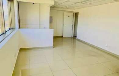 Imagem: O depósito possui 1 Vaga na garagem, 36m² de Área e está