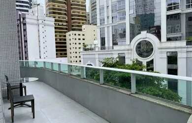 Imagem: O apartamento possui 4 Dormitórios, 4 Banheiros, 3 Vagas na