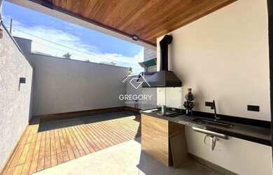 Imagem: A casa em condomínio possui 3 Dormitórios, 3 Banheiros, 3