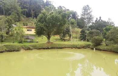 Imagem: A chácara possui 6.000m² de Área e está localizado em Jardim