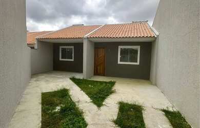 Imagem: A casa possui 2 Dormitórios, 1 Banheiro e 1 Vaga na garagem