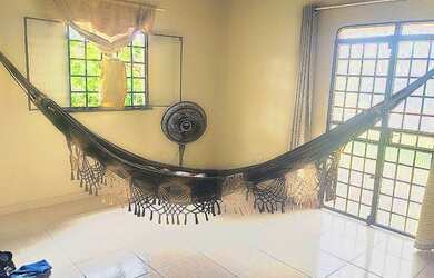 Imagem: A casa possui 2 Dormitórios, 1 Banheiro, 1 Vaga na garagem