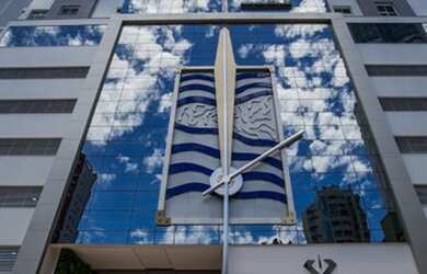 Imagem: O apartamento possui 4 Dormitórios, 5 Banheiros, 2 Vagas na