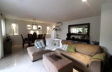 Imagem: O apartamento possui 3 Dormitórios, 5 Banheiros, 2 Vagas na