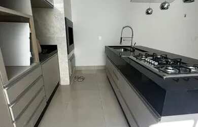 Imagem: A casa em condomínio possui 2 Dormitórios, 2 Banheiros, 2