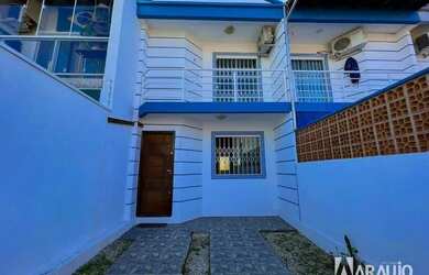 Imagem: A casa possui 2 Dormitórios, 1 Banheiro, 1 Vaga na garagem