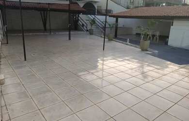 Imagem: A casa possui 5 Dormitórios, 5 Banheiros, 5 Vagas na garagem