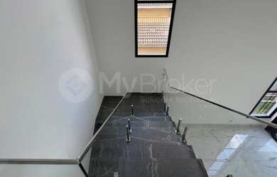 Imagem 12: Casa de condomínio sobrado para venda possui 382 metros quadrados com...