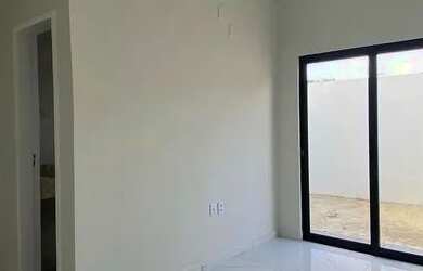 Imagem: A casa possui 3 Dormitórios, 3 Banheiros, 4 Vagas na garagem