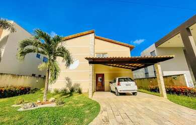 Imagem: A casa em condomínio possui 4 Dormitórios, 4 Banheiros, 4