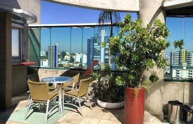 Imagem: O apartamento na cobertura possui 5 Dormitórios, 4 Banheiros