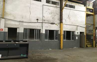 Imagem 7: Galpão/Depósito/Armazém para aluguel e venda possui 820 metros quadrados