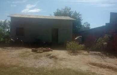 Imagem: A casa possui 3 Dormitórios, 1 Banheiro e está localizado