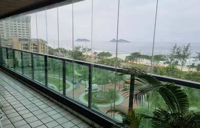 Imagem: O apartamento possui 4 Dormitórios, 5 Banheiros, 2 Vagas na