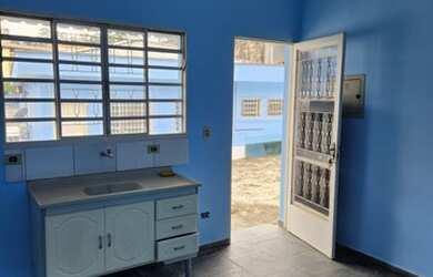 Imagem: A casa possui 1 Dormitório, 1 Banheiro e 35m² de Área e está