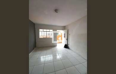 Imagem: A casa possui 2 Dormitórios, 2 Banheiros, 77m² de Área e