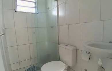 Imagem: O apartamento possui 2 Dormitórios, 1 Banheiro, 1 Vaga na garagem