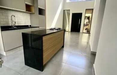 Imagem: A casa em condomínio para alugar possui 3 Dormitórios, 4 Banheiros