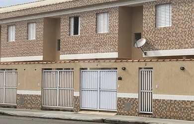 Imagem: A casa possui 2 Dormitórios, 1 Banheiro, 1 Vaga na garagem