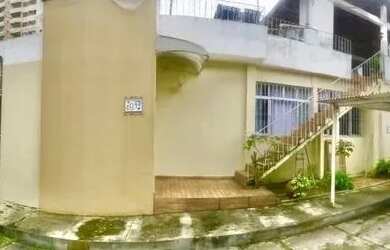 Imagem: A casa possui 4 Dormitórios, 1 Banheiro, 300m² de Área, Imóvel