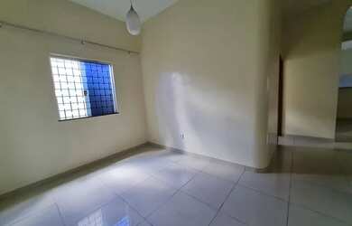 Imagem: A casa possui 4 Dormitórios, 3 Banheiros, 3 Vagas na garagem