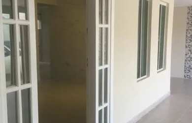 Imagem: A casa possui 2 Dormitórios, 2 Banheiros, 1 Vaga na garagem