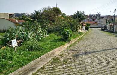 Imagem: O terreno possui 360m² de Área e está localizado em Porto