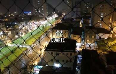 Imagem: O apartamento possui 2 Dormitórios, 1 Banheiro, 1 Vaga na garagem