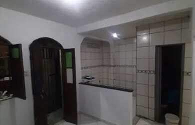 Imagem: A casa possui 2 Dormitórios, 1 Banheiro e está localizado