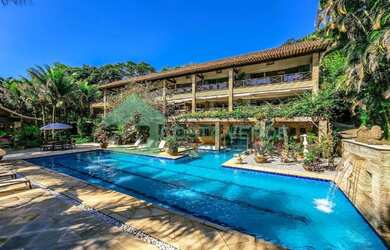 Imagem: A casa em condomínio para alugar possui 5 Dormitórios, 4 Banheiros