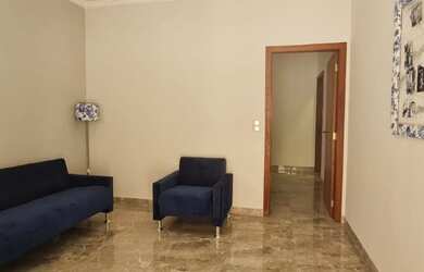 Imagem: A casa possui 3 Dormitórios, 2 Banheiros, 5 Vagas na garagem