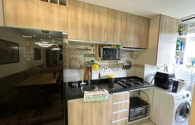 Imagem: O apartamento possui 2 Dormitórios, 1 Banheiro, 2 Vagas na