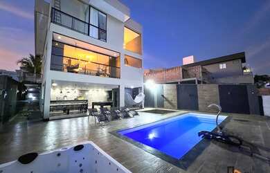 Imagem: A casa em condomínio possui 4 Dormitórios, 4 Banheiros, 4