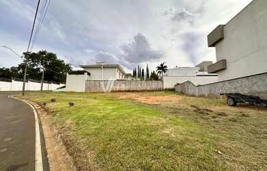 Imagem: O terreno possui 539m² de Área e está localizado em Parque