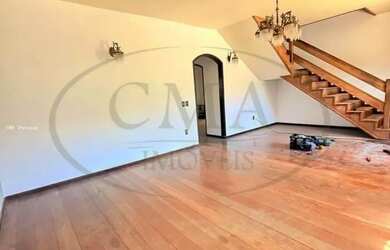 Imagem: A casa possui 4 Dormitórios, 4 Banheiros, 2 Vagas na garagem