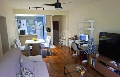 Imagem: O apartamento possui 2 Dormitórios, 2 Banheiros, 1 Vaga na