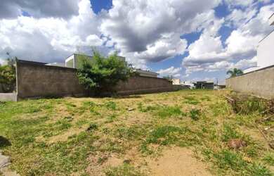 Imagem: O terreno possui 504m² de Área e está localizado em Alto