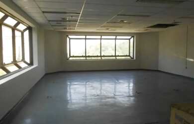 Imagem: O depósito possui 98m² de Área e está localizado em Água