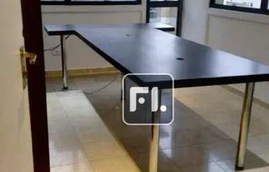 Imagem: O depósito possui 2 Vagas na garagem, 90m² de Área e está