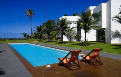 Imagem: O depósito possui 5 Vagas na garagem e 3928m² de Área e está