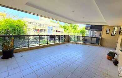 Imagem: O apartamento possui 3 Dormitórios, 3 Banheiros, 2 Vagas na