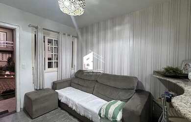 Imagem: A casa possui 3 Dormitórios, 1 Banheiro, 2 Vagas na garagem