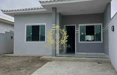 Imagem: A casa possui 2 Dormitórios, 2 Banheiros, 2 Vagas na garagem