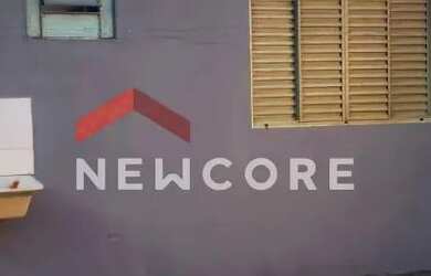 Imagem: A casa possui 2 Dormitórios, 1 Banheiro, 2 Vagas na garagem