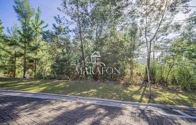 Imagem: O terreno possui 627m² de Área e está localizado em Gramado