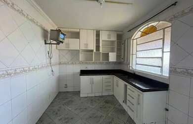 Imagem 11: Casa com 4 quartos para alugar em Contagem